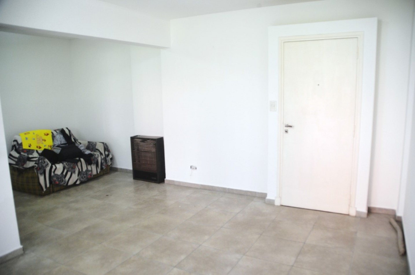 **RESERVADO**. Atractivo departamento 3 ambientes zona Tejedor y Estrada