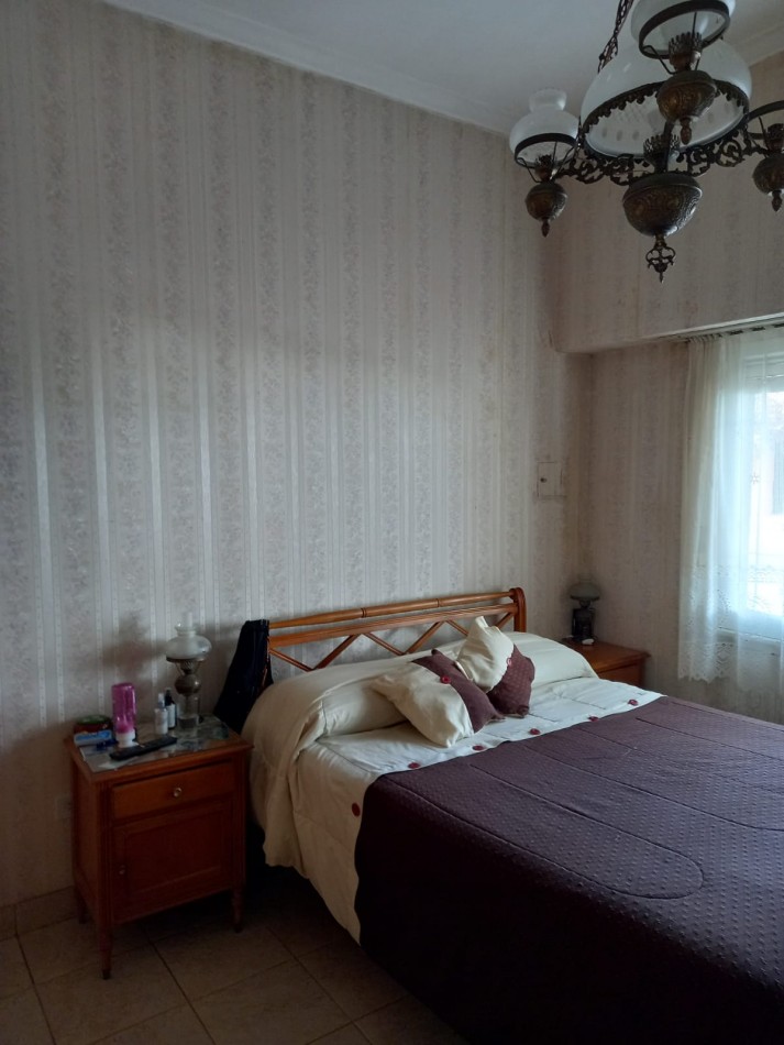 CHALET 3 AMB CON DEPENDENCIA, PARQUE Y GARAGE - ZONA: VILLA PRIMERA