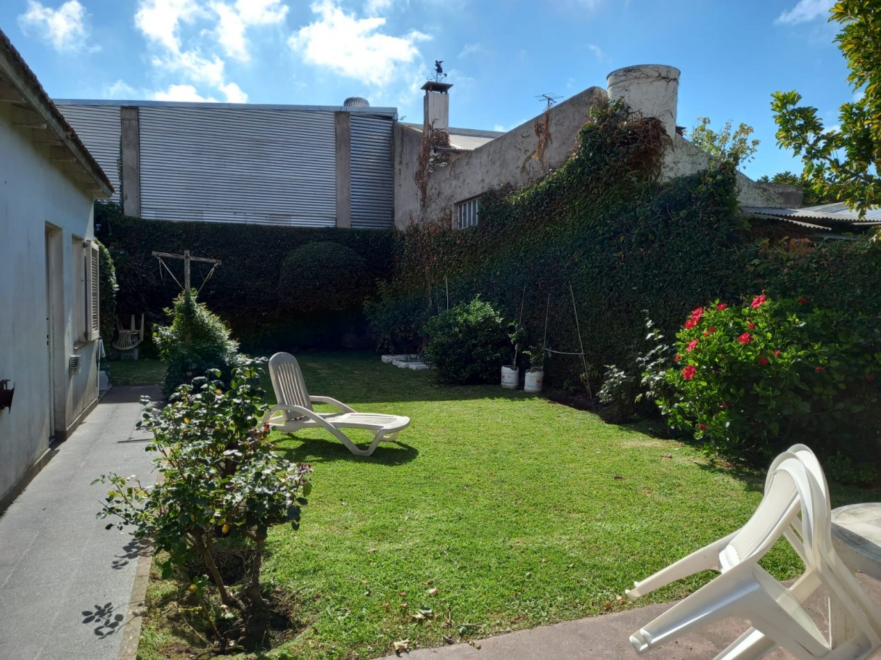 CHALET 3 AMB CON DEPENDENCIA, PARQUE Y GARAGE - ZONA: VILLA PRIMERA