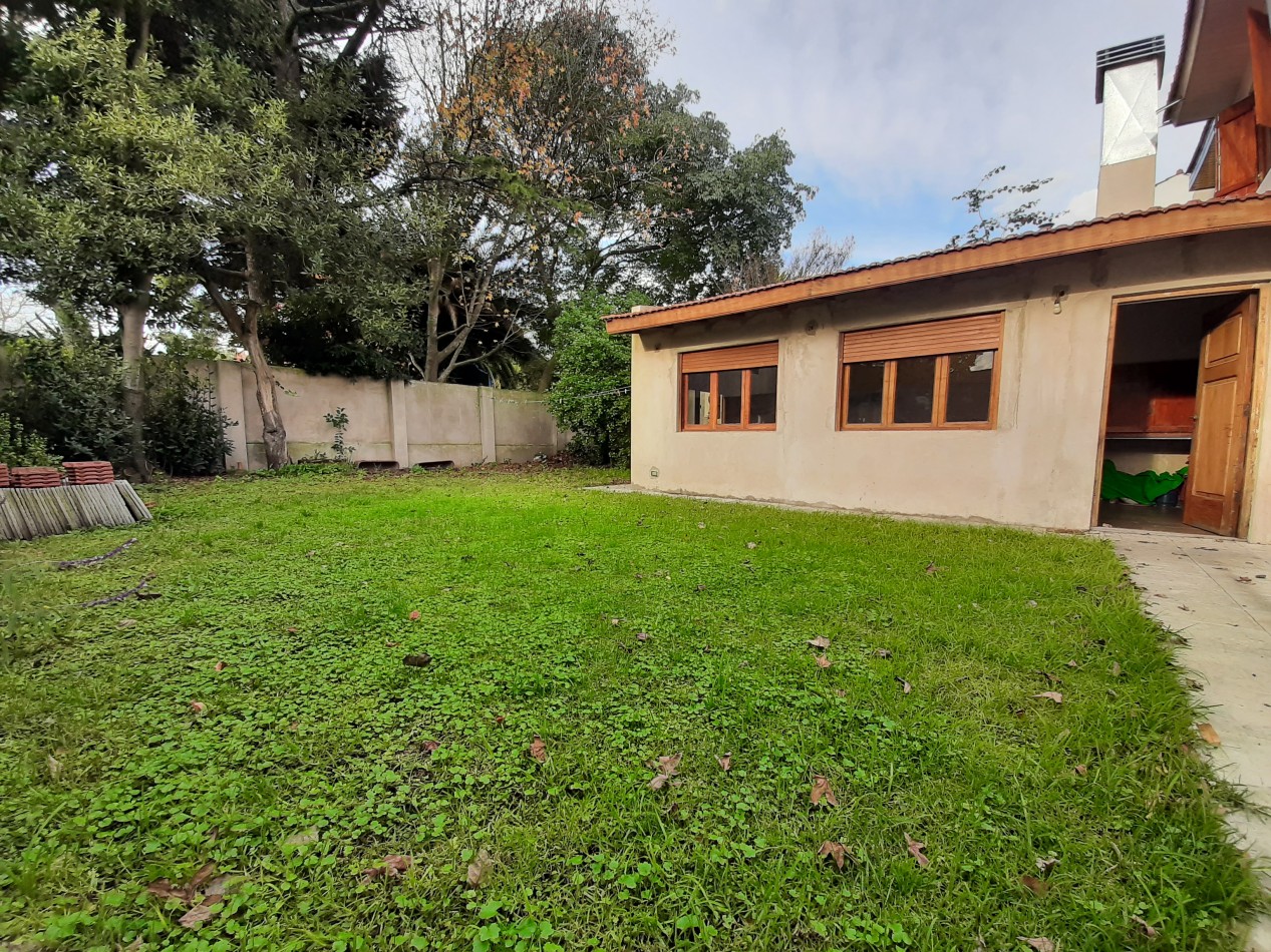 CASA 4 AMBIENTES PARQUE LURO QUINCHO JARDIN