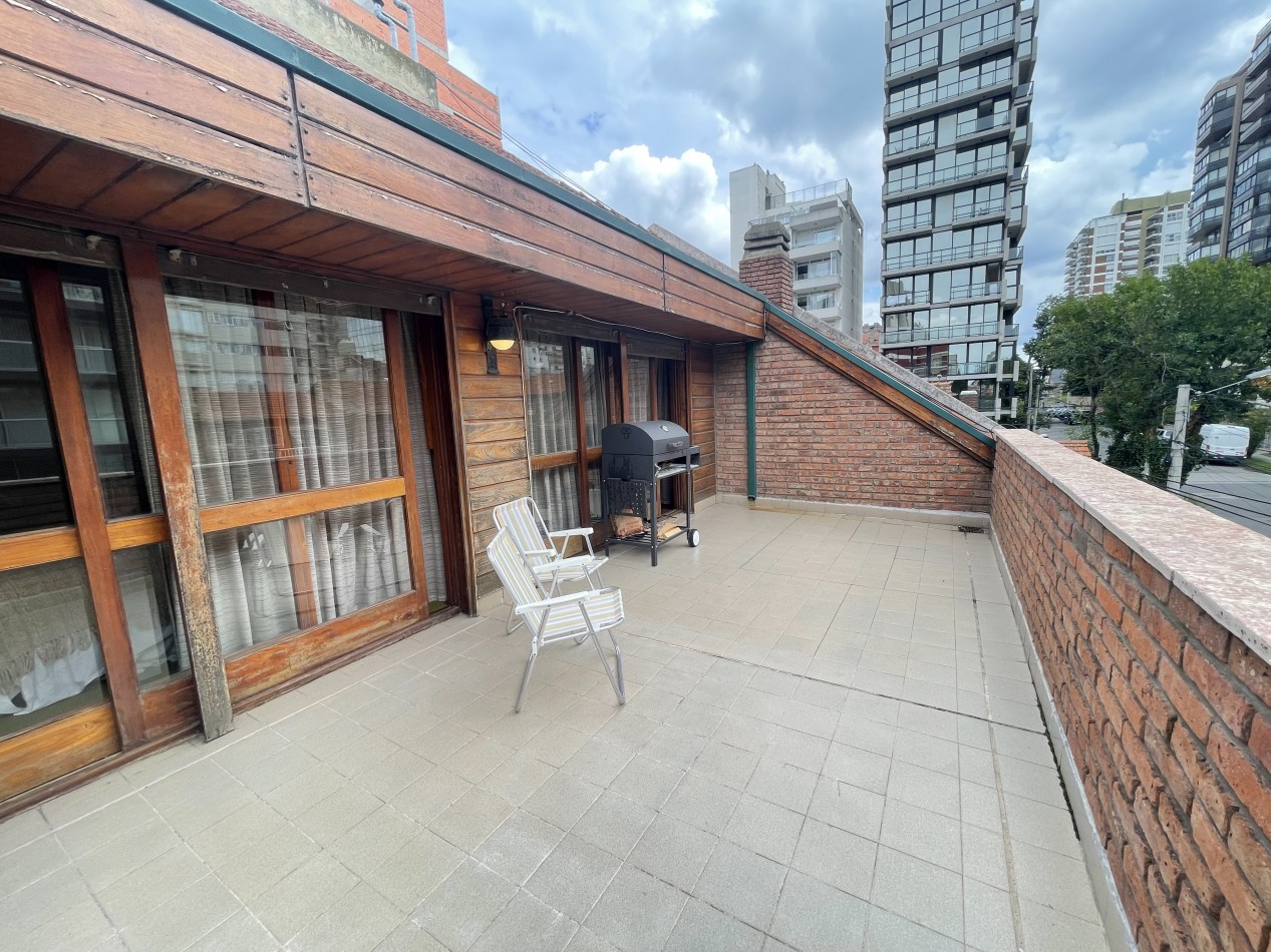 DEPARTAMENTO 3 AMBIENTES MAS DEPENDENCIA ZONA PLAYA GRANDE