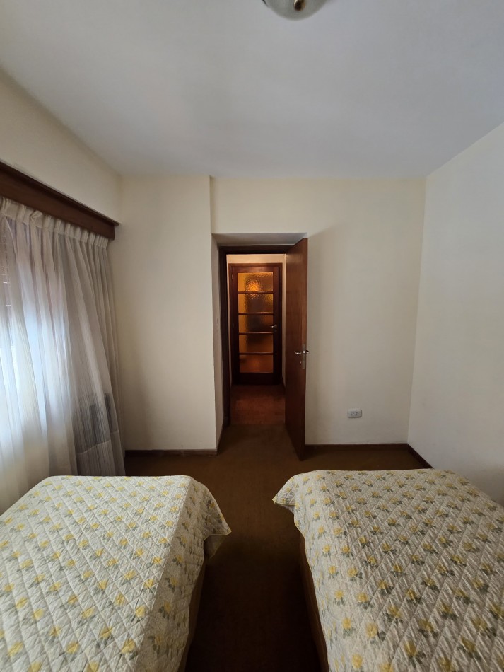 DEPARTAMENTO 3 AMBIENTES MAS DEPENDENCIA ZONA PLAYA GRANDE