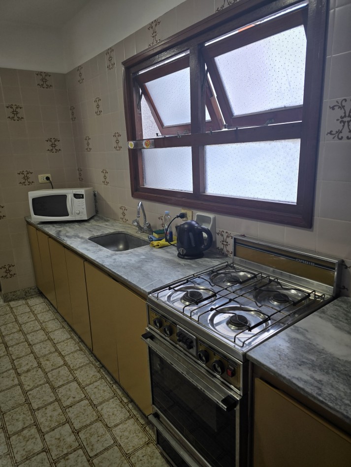 DEPARTAMENTO 3 AMBIENTES MAS DEPENDENCIA ZONA PLAYA GRANDE