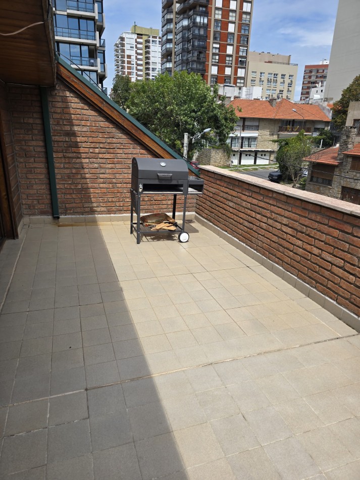 DEPARTAMENTO 3 AMBIENTES MAS DEPENDENCIA ZONA PLAYA GRANDE