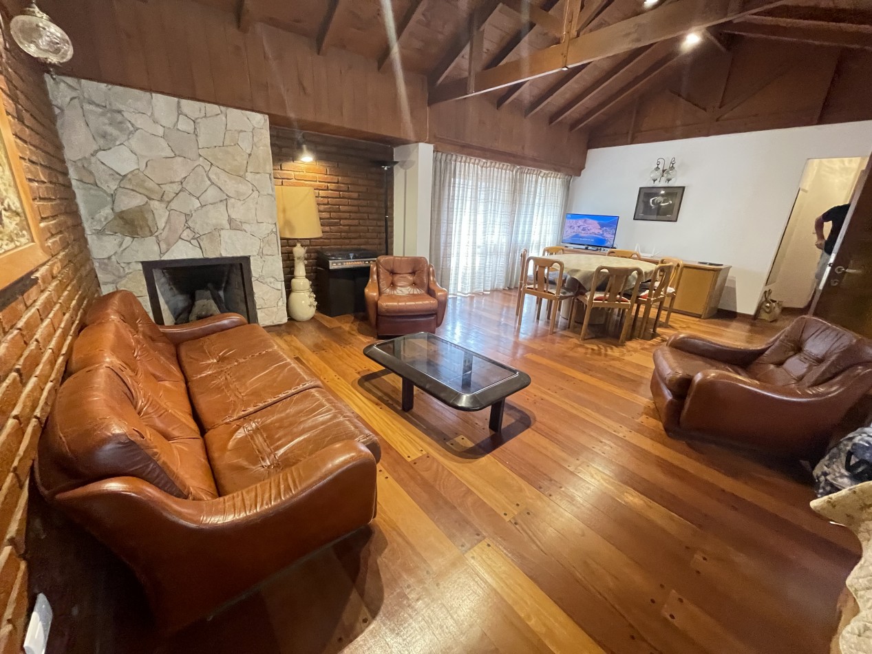 DEPARTAMENTO 3 AMBIENTES MAS DEPENDENCIA ZONA PLAYA GRANDE