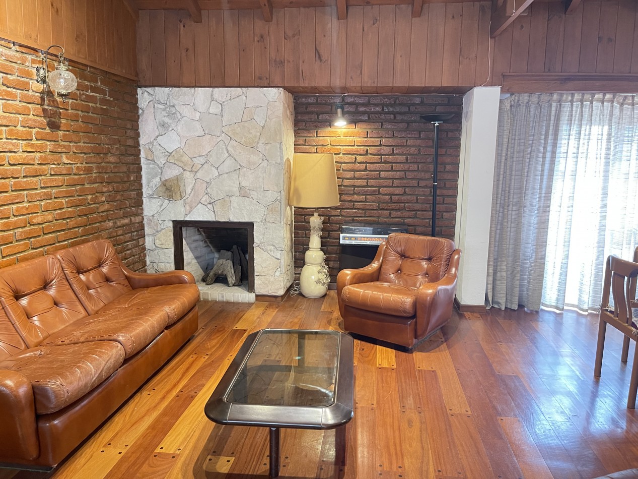 DEPARTAMENTO 3 AMBIENTES MAS DEPENDENCIA ZONA PLAYA GRANDE