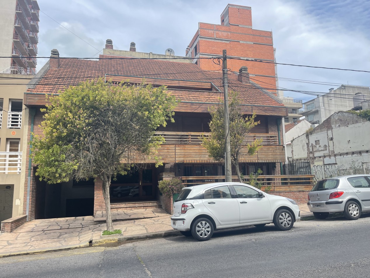 DEPARTAMENTO 3 AMBIENTES MAS DEPENDENCIA ZONA PLAYA GRANDE