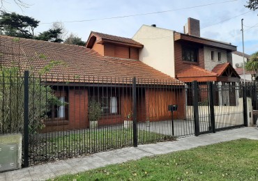 CASA 4 AMBIENTES PARQUE LURO QUINCHO JARDIN