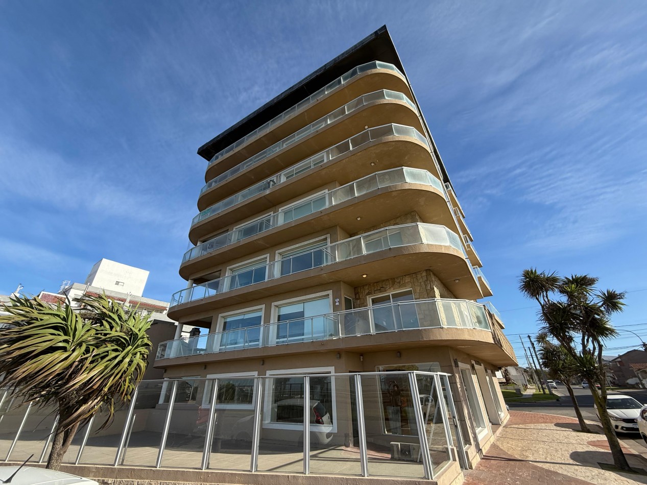Exclusivo Semipiso de 4 Ambientes con Vista al Mar - Constitucion