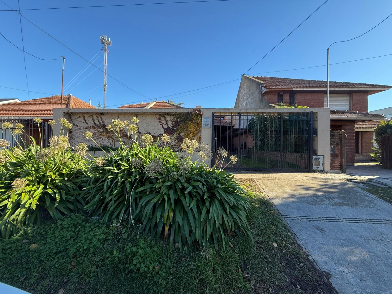 Casa de 6 ambientes - Parque Luro