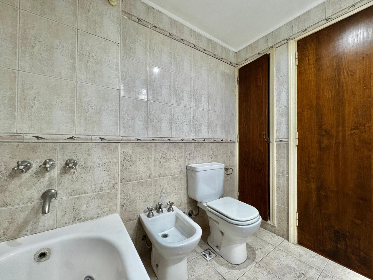 DEPARTAMENTO DE 4 AMB EXTERNO. RECICLADO. BALCON TERRAZA