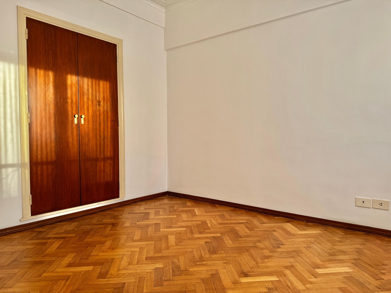 DEPARTAMENTO DE 4 AMB EXTERNO. RECICLADO. BALCON TERRAZA