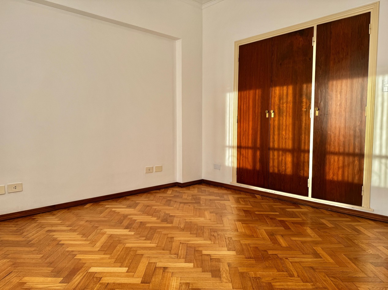 DEPARTAMENTO DE 4 AMB EXTERNO. RECICLADO. BALCON TERRAZA