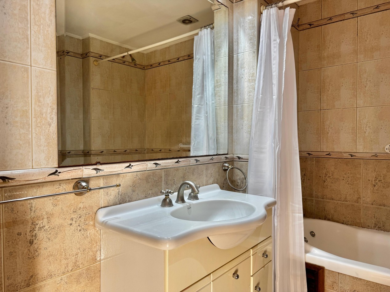 DEPARTAMENTO DE 4 AMB EXTERNO. RECICLADO. BALCON TERRAZA