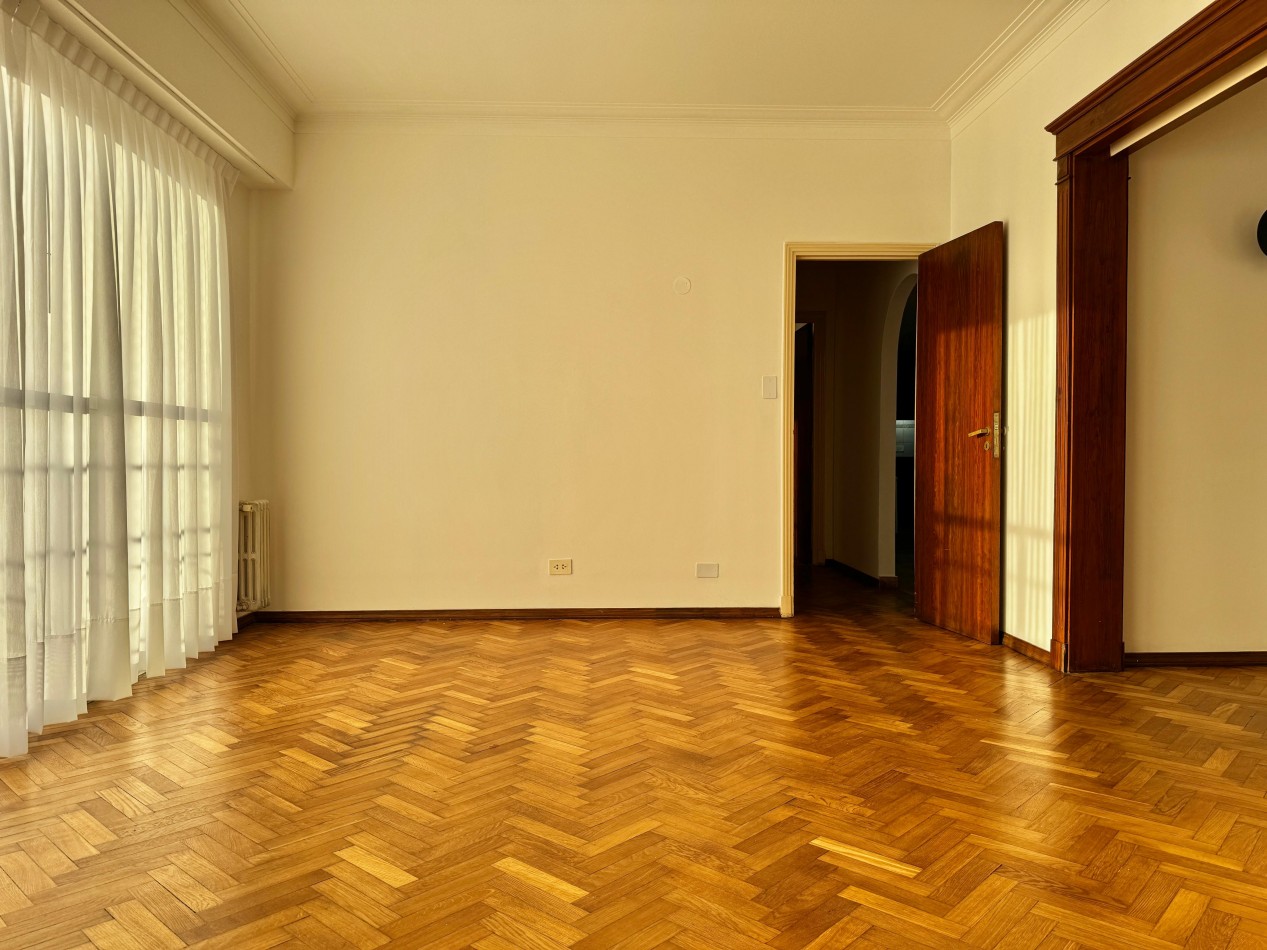 DEPARTAMENTO DE 4 AMB EXTERNO. RECICLADO. BALCON TERRAZA