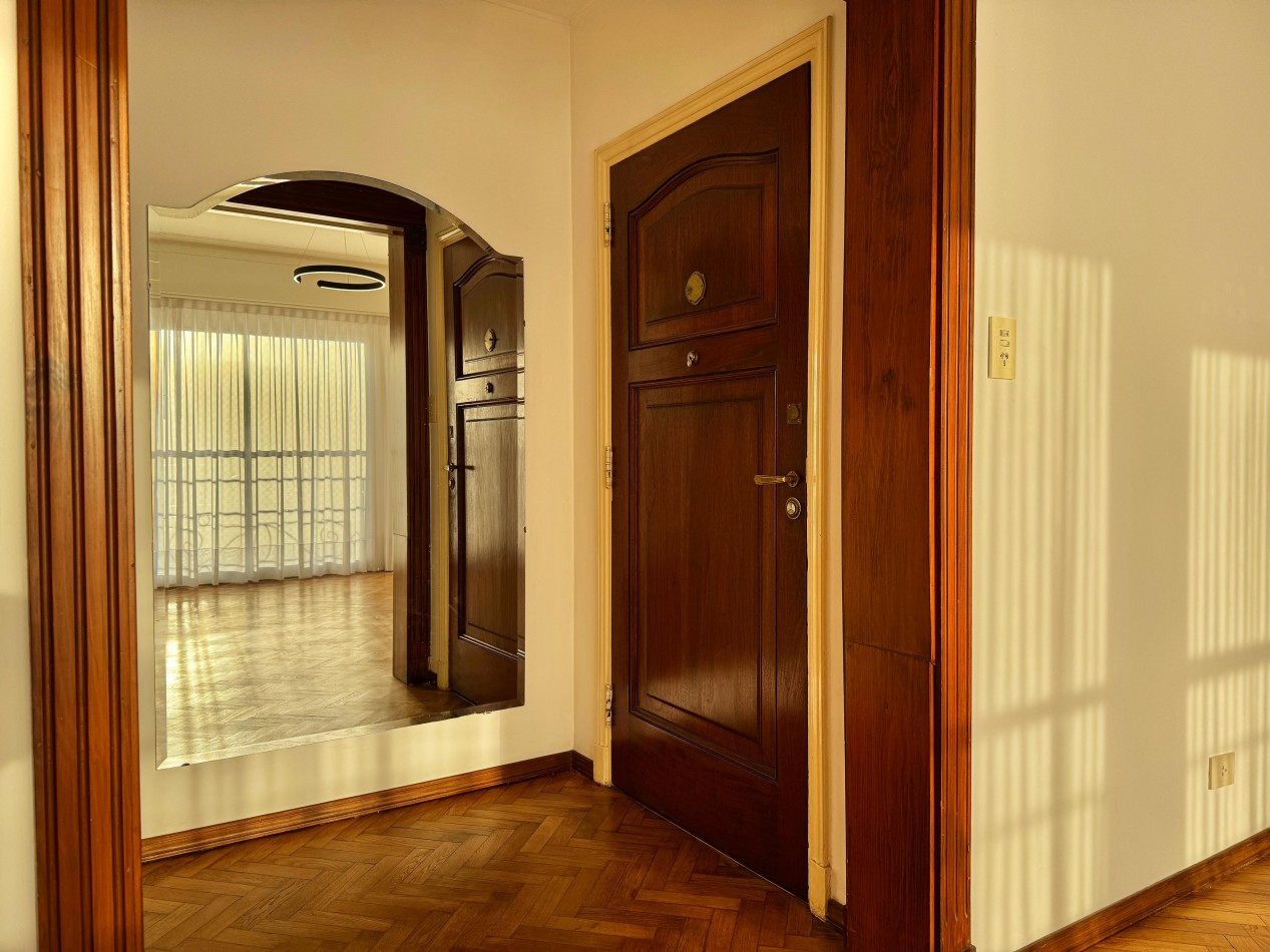 DEPARTAMENTO DE 4 AMB EXTERNO. RECICLADO. BALCON TERRAZA