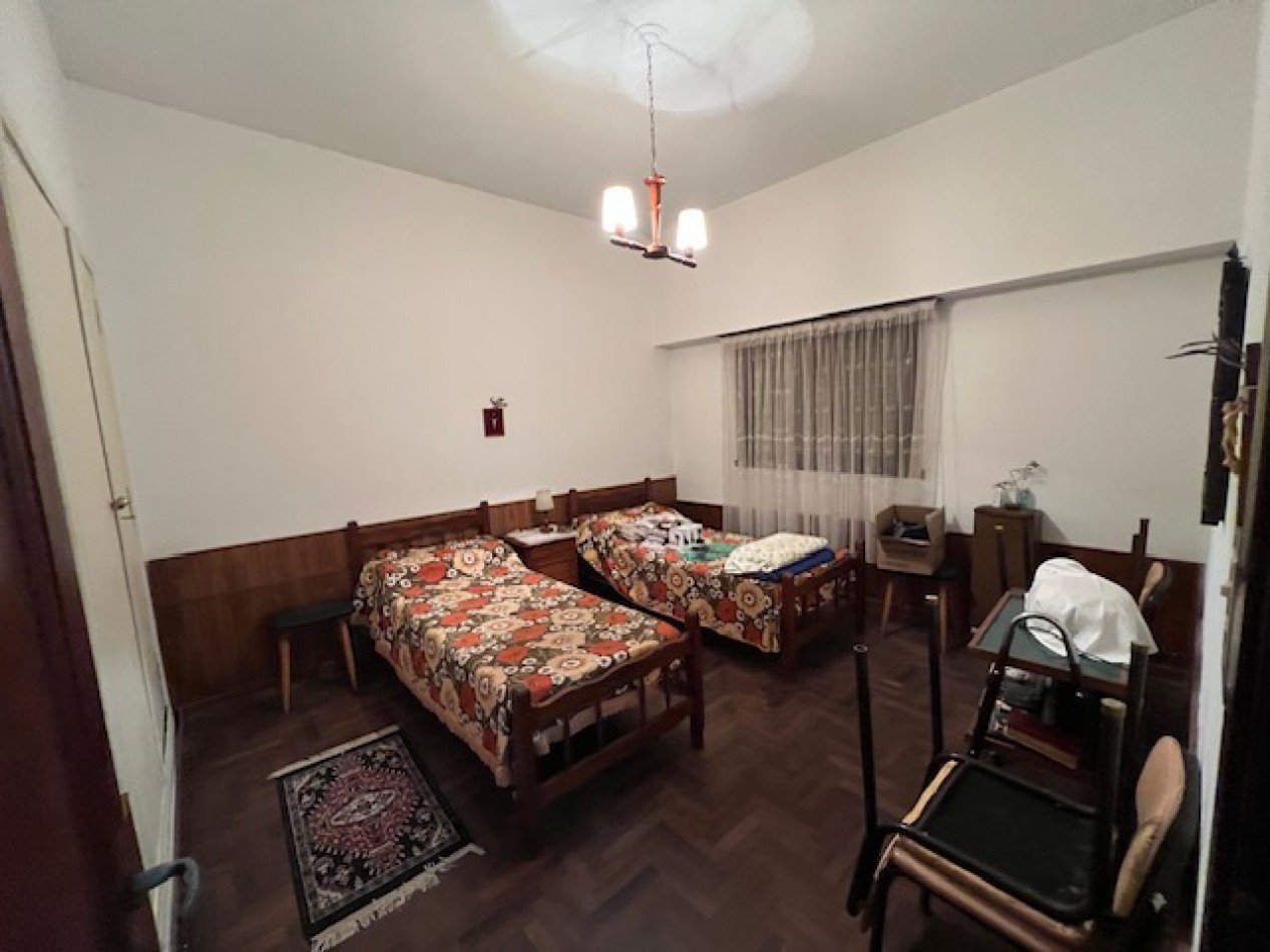 CHALET DE 4 AMB CON PATIO Y GARAJE