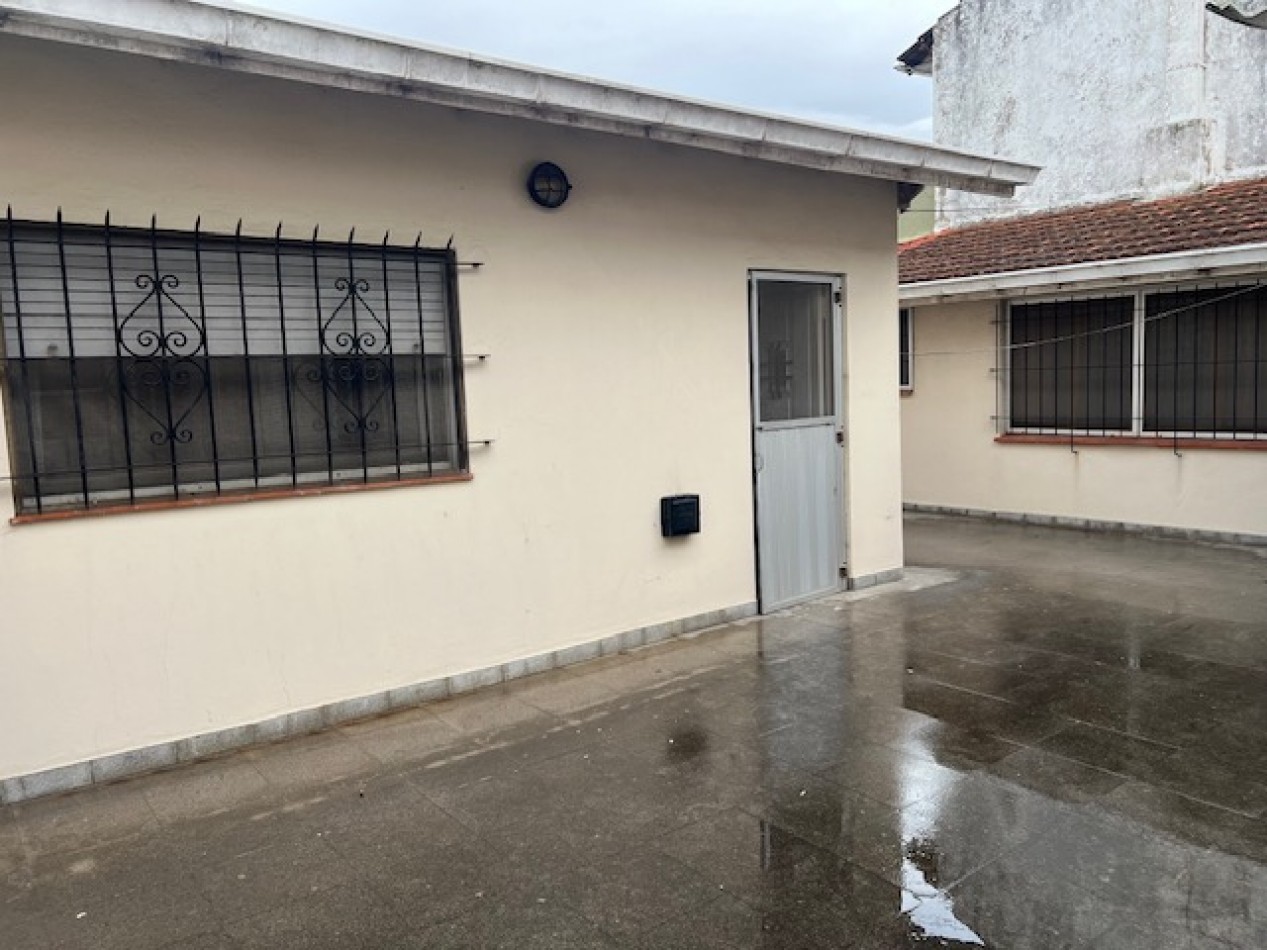 CHALET DE 4 AMB CON PATIO Y GARAJE