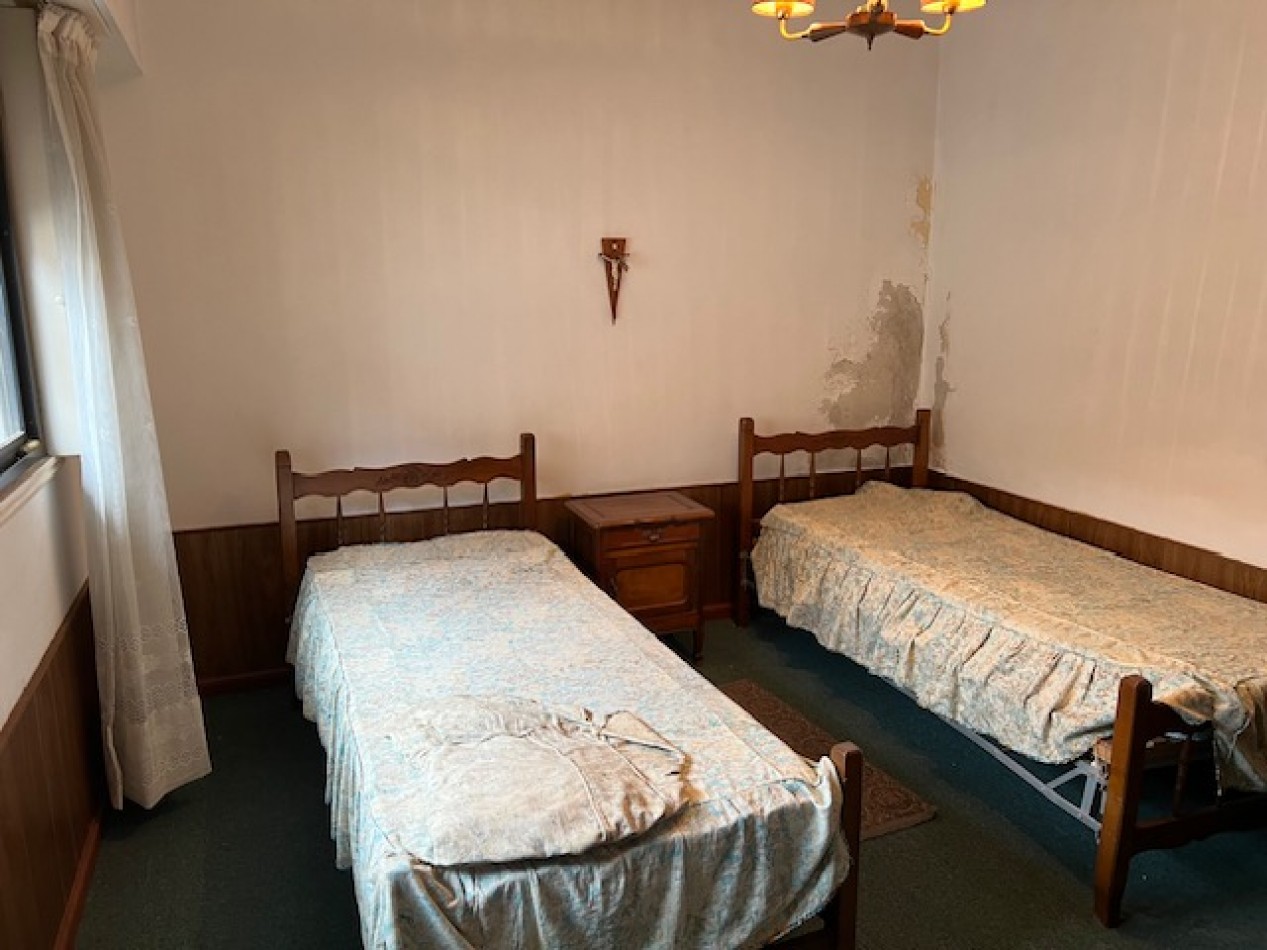 CHALET DE 4 AMB CON PATIO Y GARAJE