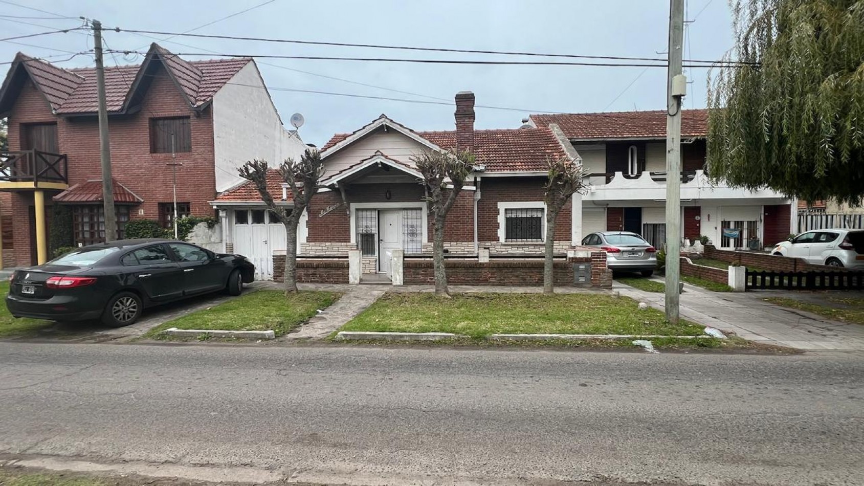 CHALET DE 4 AMB CON PATIO Y GARAJE