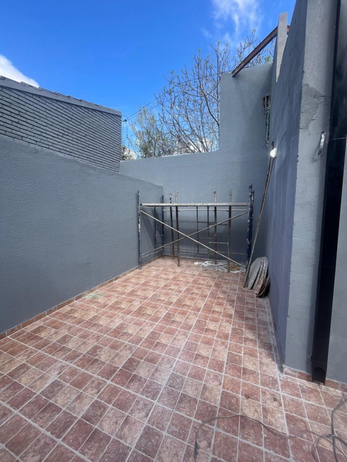 PH DE 3 AMB RECICLADO. ENTRADA DE AUTO Y PATIO