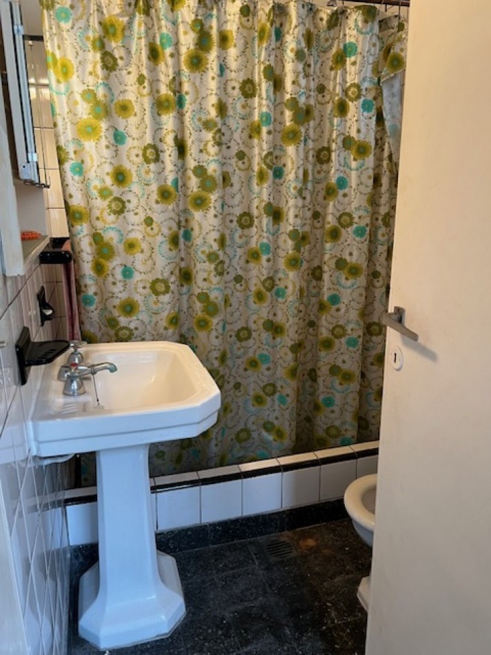 CHALET DE 4 AMB CON PATIO Y GARAJE