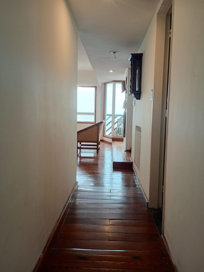  URGENCIA DE VENTA!!. SEMIPISO TRES AMBIENTES C/ESPECTACULAR VISTA AL MAR EN BARRIO LA PERLA!!! ESCUCHA OFERTAS