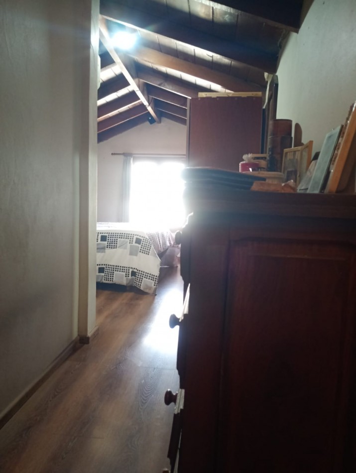 Imperdible Oportunidad!!.  Venta de PH 4 ambientes al frente c/ entrada totalmente independiente y gran patio. Zona Facultad Dean Funes al 3100.