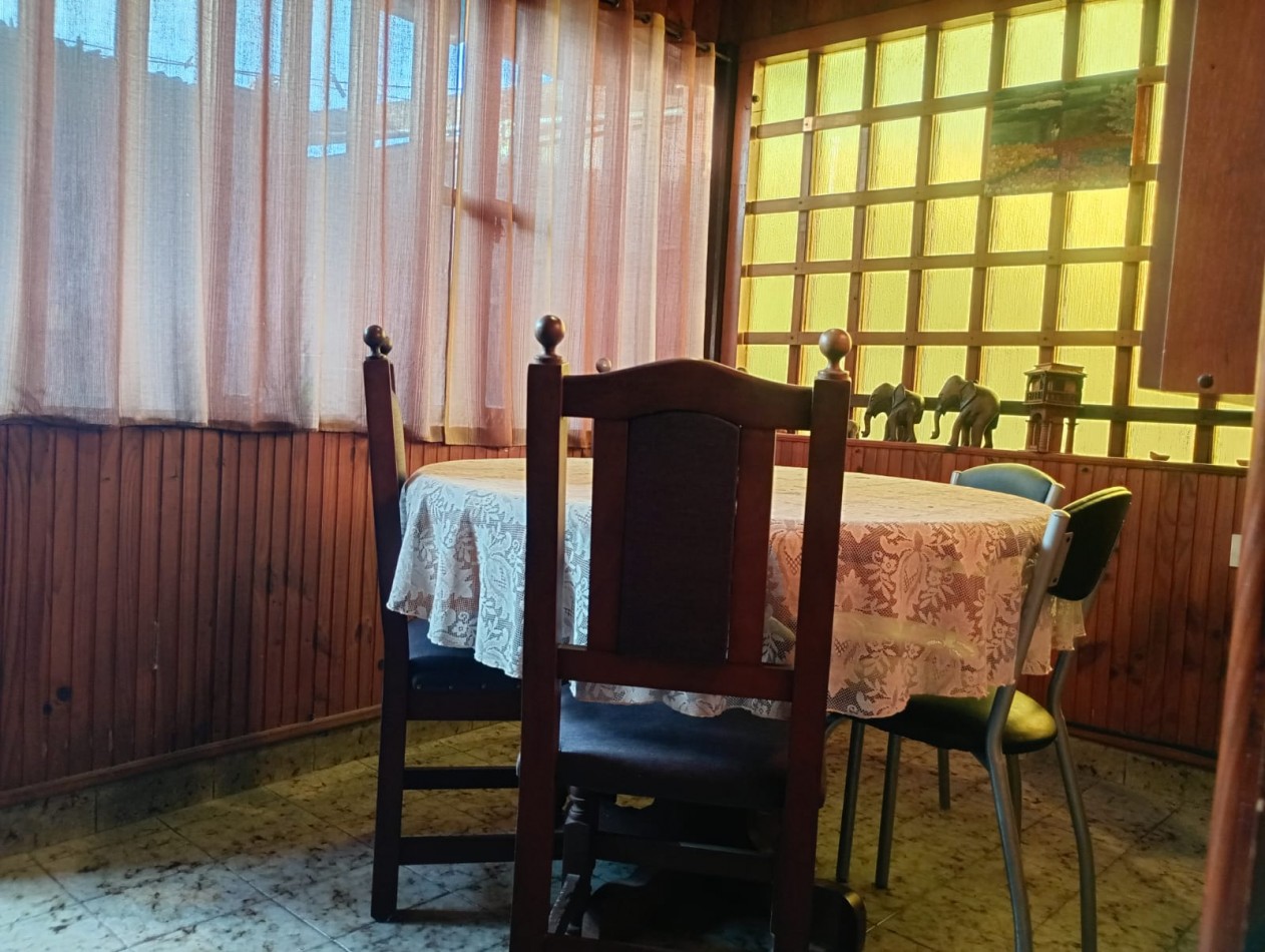 Imperdible Oportunidad!!.  Venta de PH 4 ambientes al frente c/ entrada totalmente independiente y gran patio. Zona Facultad Dean Funes al 3100.