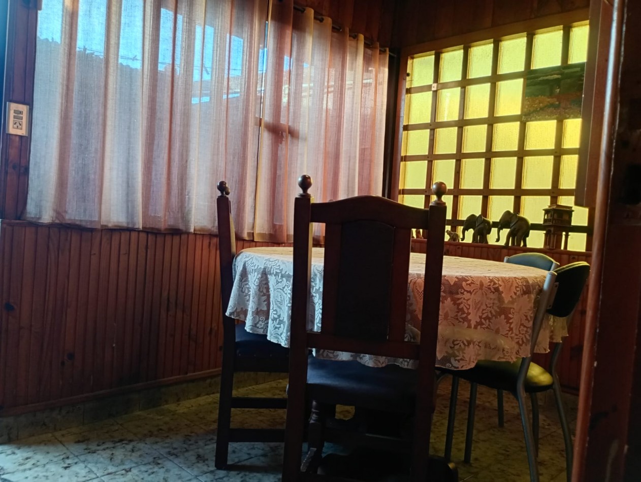 Imperdible Oportunidad!!.  Venta de PH 4 ambientes al frente c/ entrada totalmente independiente y gran patio. Zona Facultad Dean Funes al 3100.