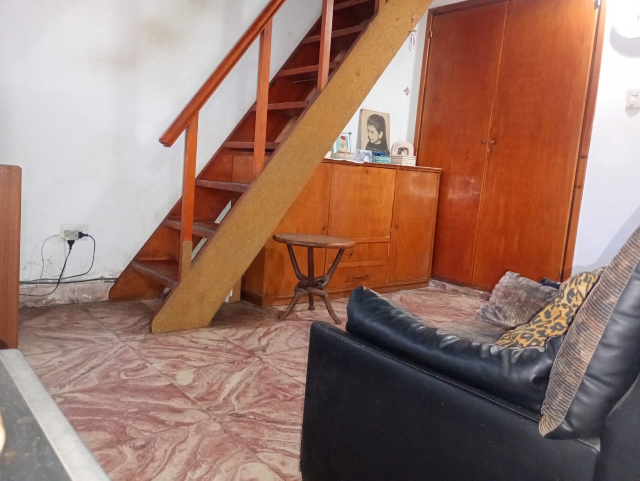 Imperdible Oportunidad!!.  Venta de PH 4 ambientes al frente c/ entrada totalmente independiente y gran patio. Zona Facultad Dean Funes al 3100.