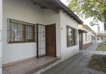 Imperdible Oportunidad!!.  Venta de PH 4 ambientes al frente c/ entrada totalmente independiente y gran patio. Zona Facultad Dean Funes al 3100.