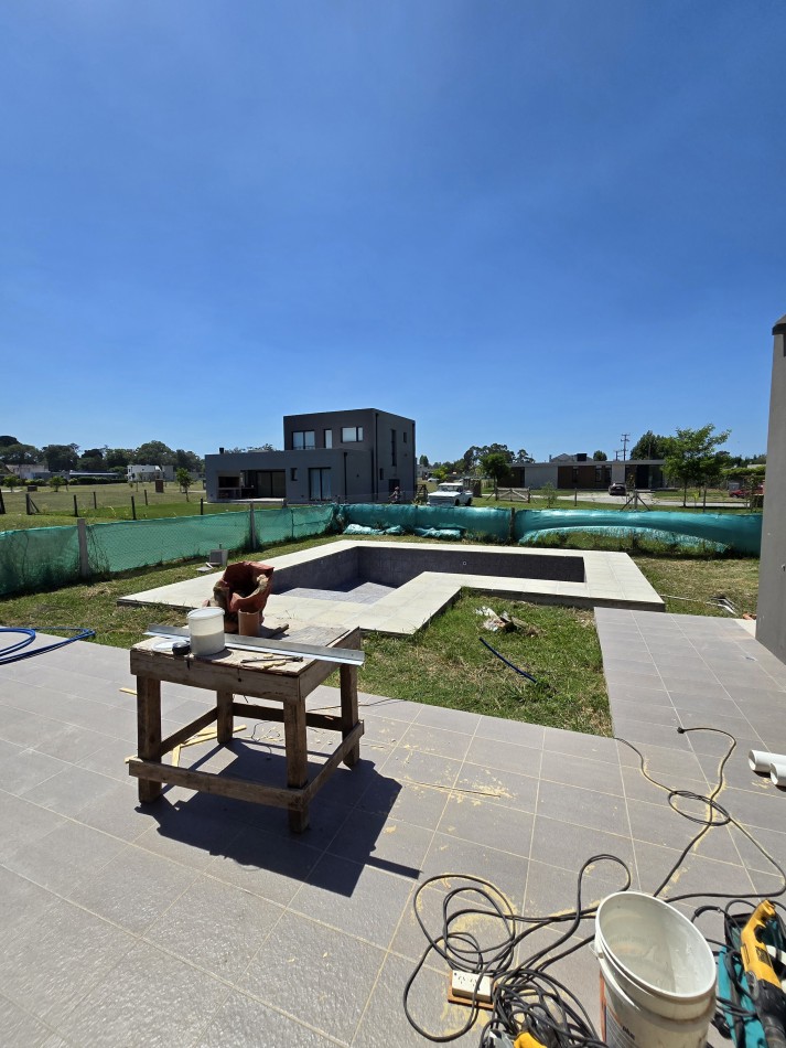 Casa en barrio privado Arenas Chico 