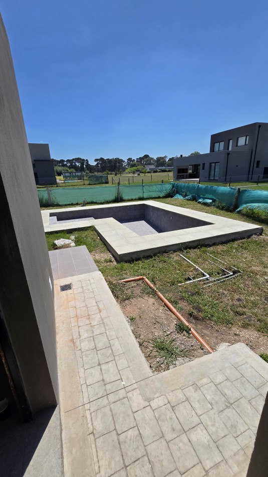 Casa en barrio privado Arenas Chico 