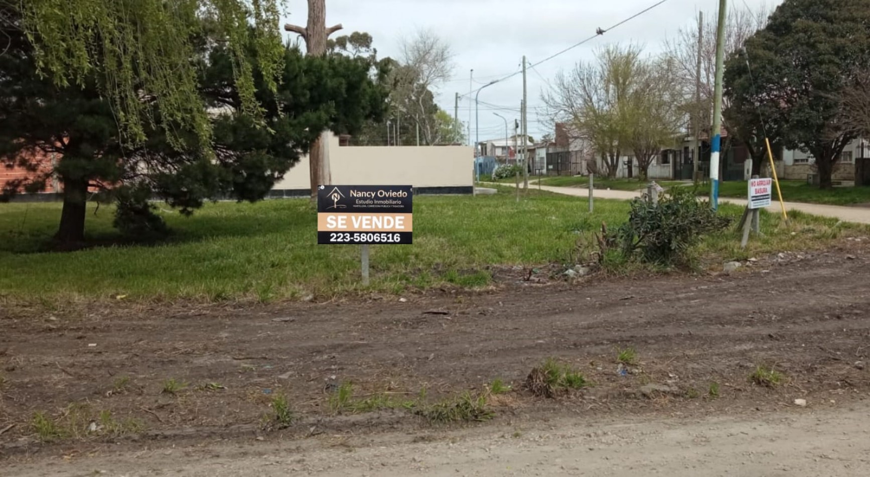 LOTES VARIOS DE 213M2 EN ADELANTE CON TODOS LOS SERVICIOS EN EL BARRIO LOS PINARES