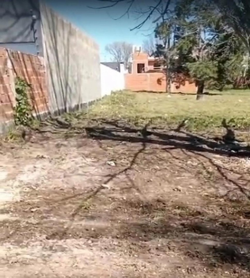 LOTES VARIOS DE 213M2 EN ADELANTE CON TODOS LOS SERVICIOS EN EL BARRIO LOS PINARES