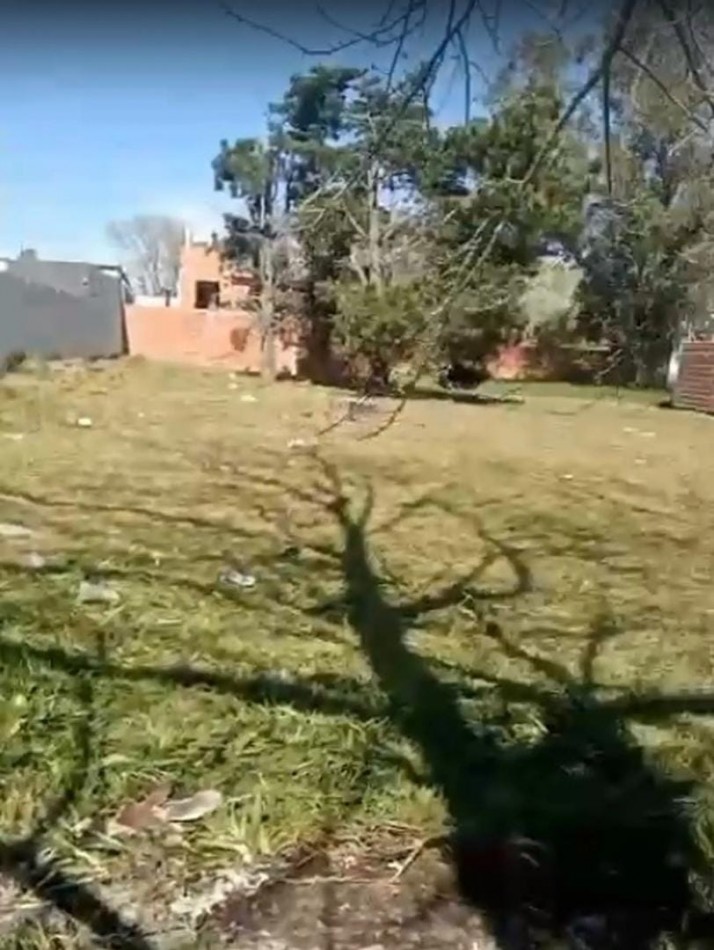 LOTES VARIOS DE 213M2 EN ADELANTE CON TODOS LOS SERVICIOS EN EL BARRIO LOS PINARES