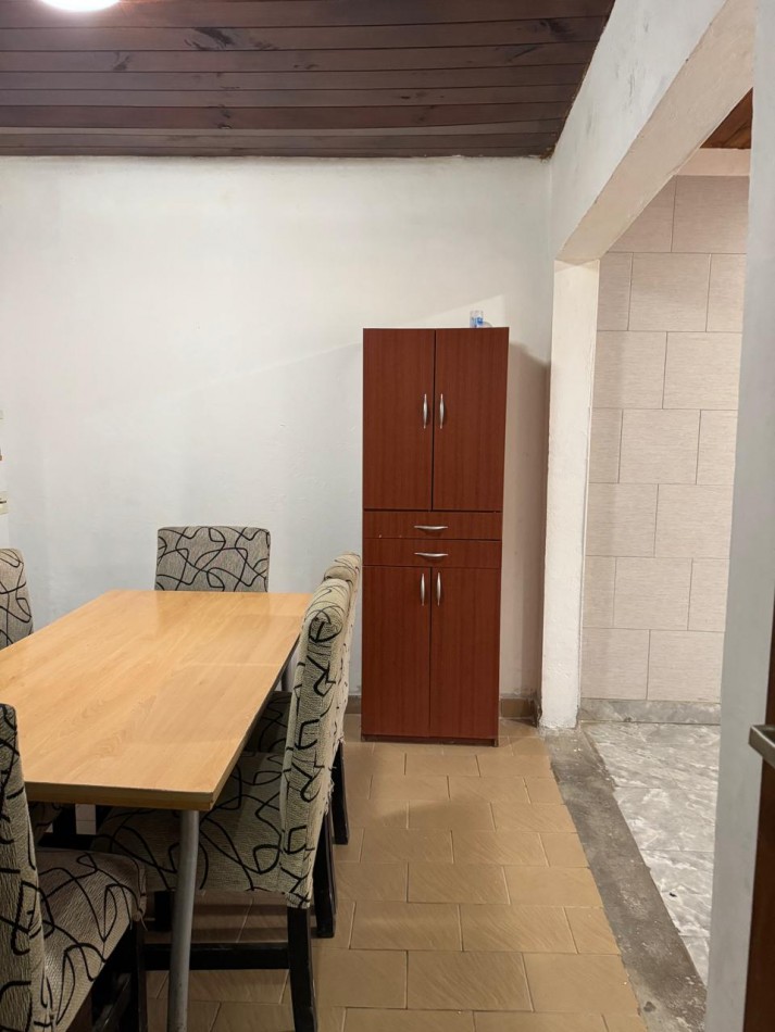 CASA DE 4 AMBIENTES MAS LOCAL SOBRE AV. JARA Y GASCON. VENDE Y PERMUTA. APTO CREDITO