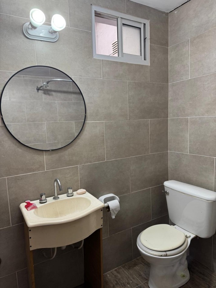 CASA DE 4 AMBIENTES MAS LOCAL SOBRE AV. JARA Y GASCON. VENDE Y PERMUTA. APTO CREDITO