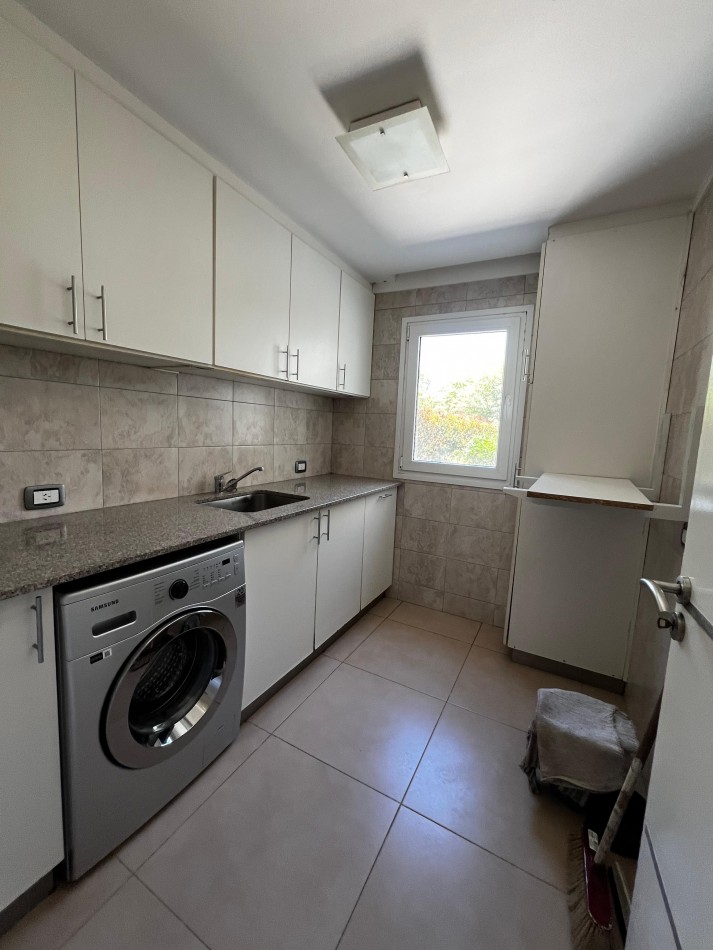 ALQUILER/ VENTA  ARENAS DEL SUR - EXCLUSIVA CASA 4 DORMITORIOS PARQUE Y PISCINA