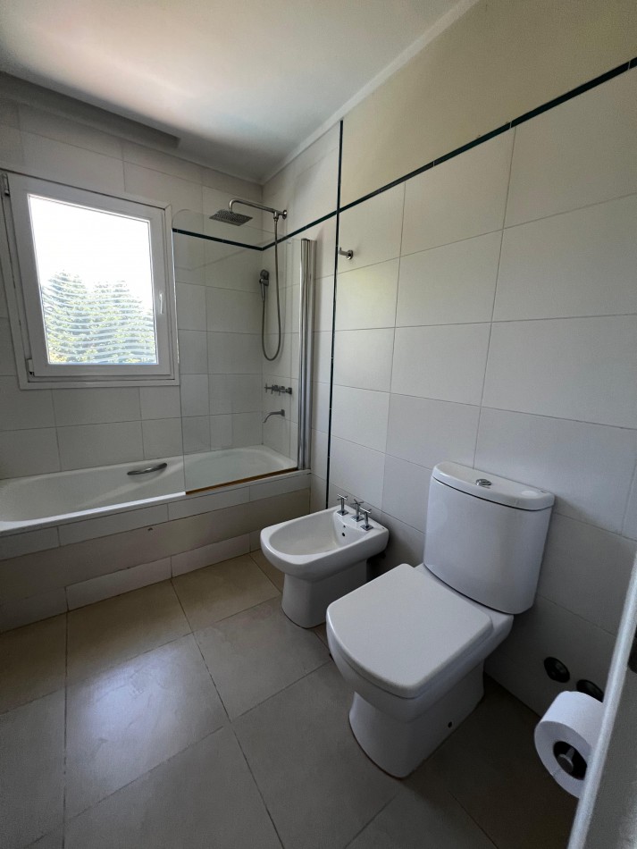 ALQUILER/ VENTA  ARENAS DEL SUR - EXCLUSIVA CASA 4 DORMITORIOS PARQUE Y PISCINA