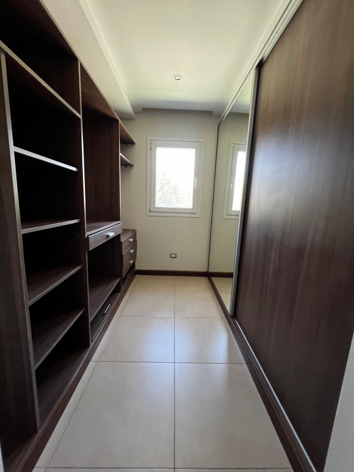 ALQUILER/ VENTA  ARENAS DEL SUR - EXCLUSIVA CASA 4 DORMITORIOS PARQUE Y PISCINA