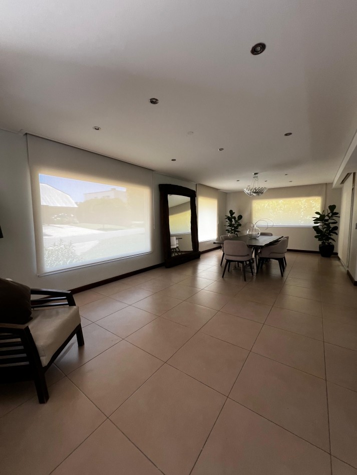 ALQUILER/ VENTA  ARENAS DEL SUR - EXCLUSIVA CASA 4 DORMITORIOS PARQUE Y PISCINA