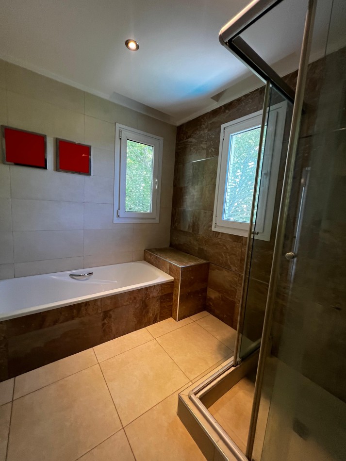 ALQUILER/ VENTA  ARENAS DEL SUR - EXCLUSIVA CASA 4 DORMITORIOS PARQUE Y PISCINA