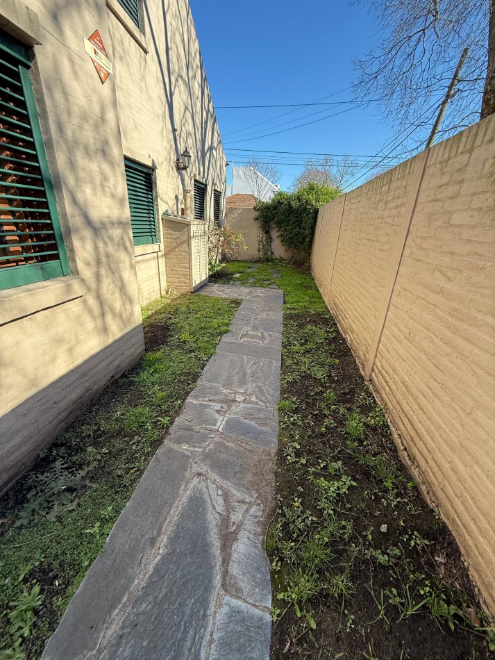 Chalet 5 ambientes - Los Troncos 