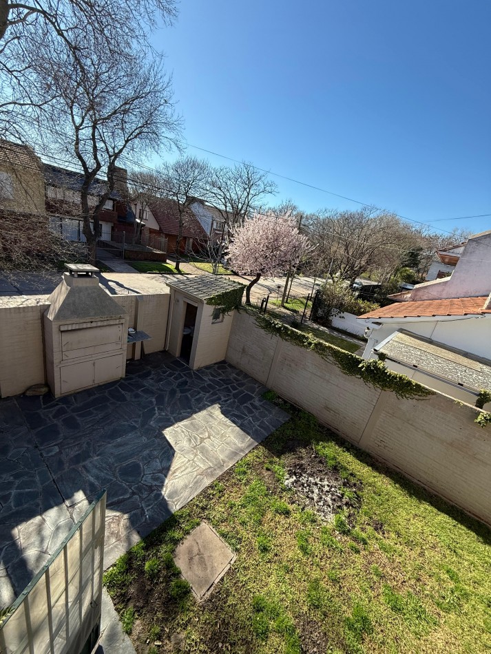 Chalet 5 ambientes - Los Troncos 