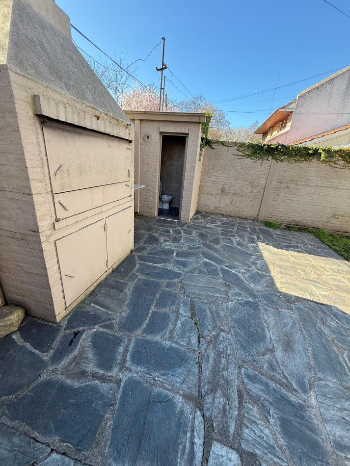 Chalet 5 ambientes - Los Troncos 