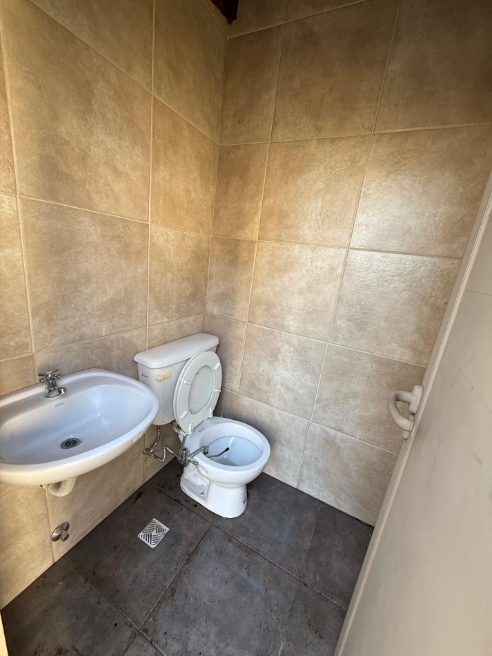 Chalet 5 ambientes - Los Troncos 