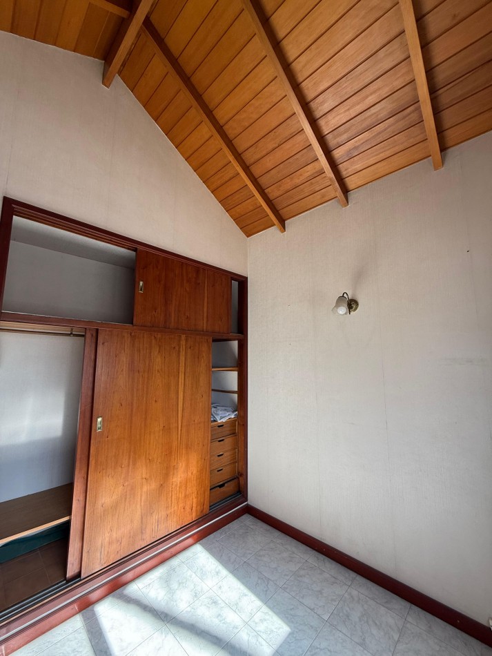 Chalet 5 ambientes - Los Troncos 