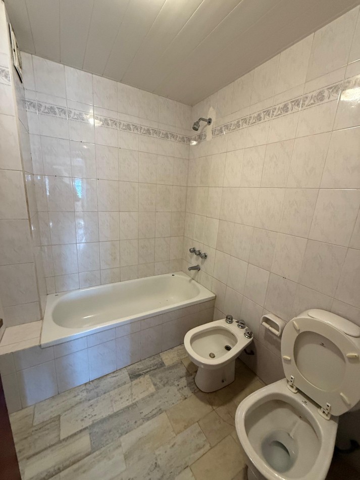 Chalet 5 ambientes - Los Troncos 